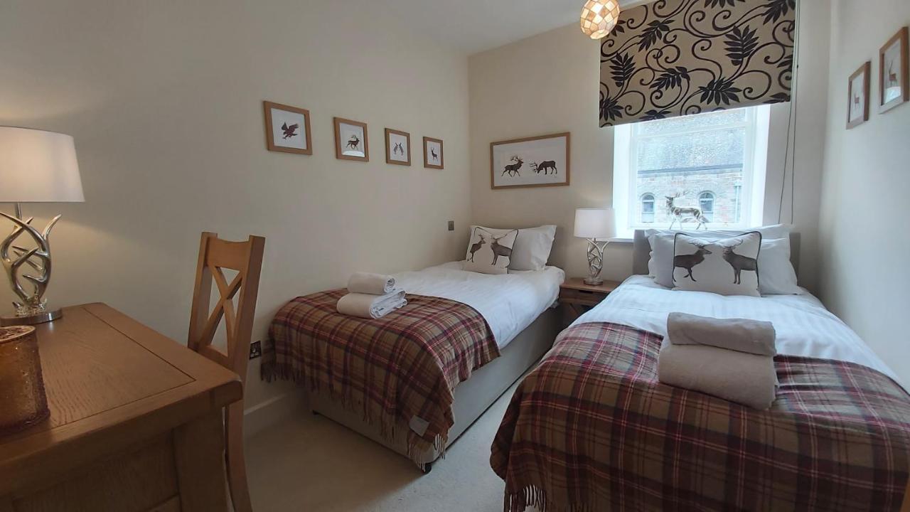 Loch Ness Moat House Apartments Fort Augustus Exteriör bild