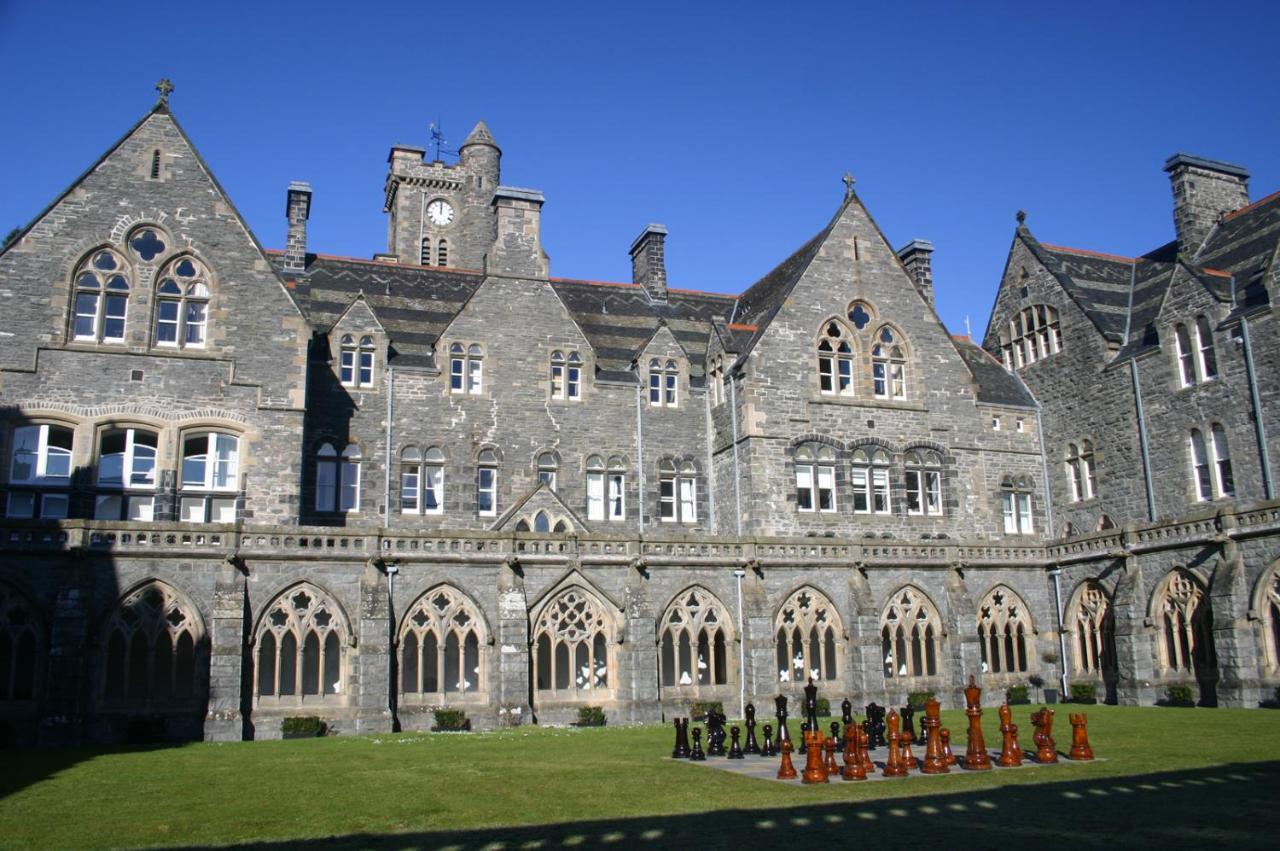 Loch Ness Moat House Apartments Fort Augustus Exteriör bild